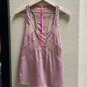 Lululemon workout tank.